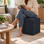 Kocka alakú puff Antracit szobában2